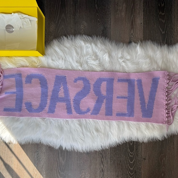 NWT Versace Intarsia Chunky Pink Light Purple Knit Wool Fringe Scarf MyTheresa - Picture 3 of 17